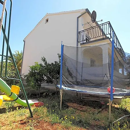 1030 Fažana
