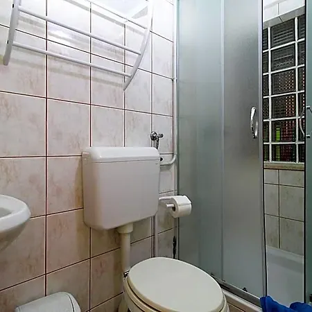 1030 Fažana